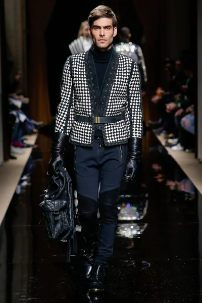 Look 61